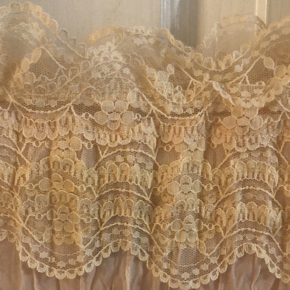 Rene Morgan Ruffled Shirt - Picture 3 of 8